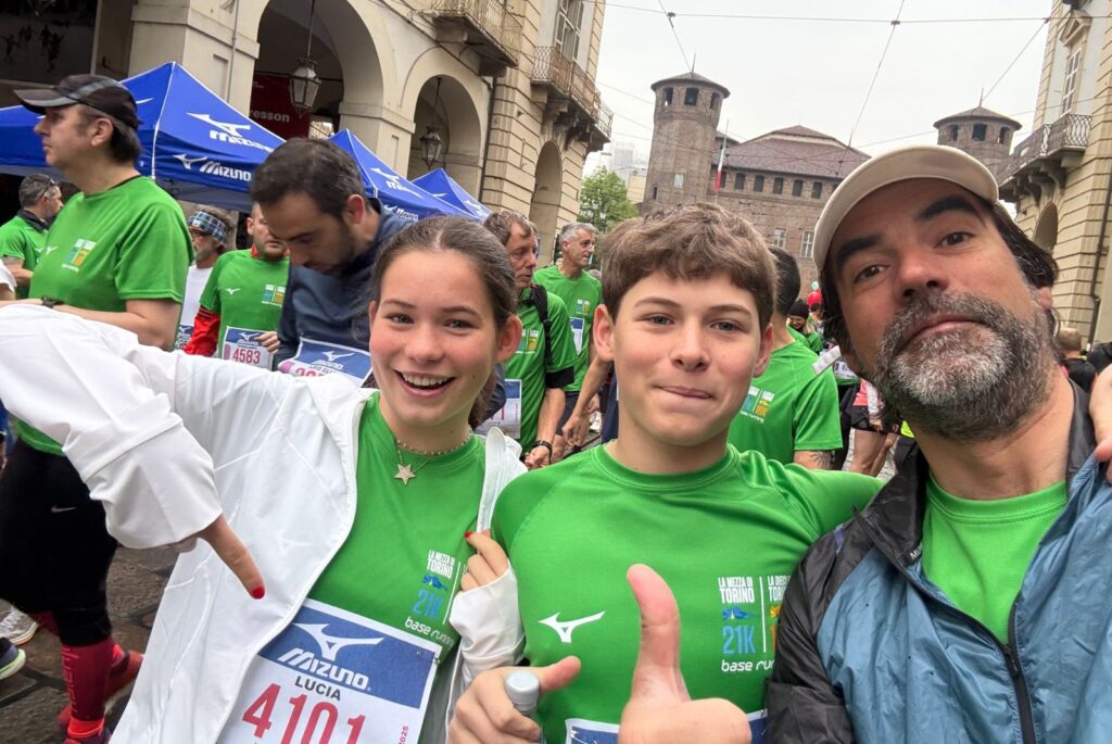 Lucia, her brother, and her father about to run the Turin 10k.