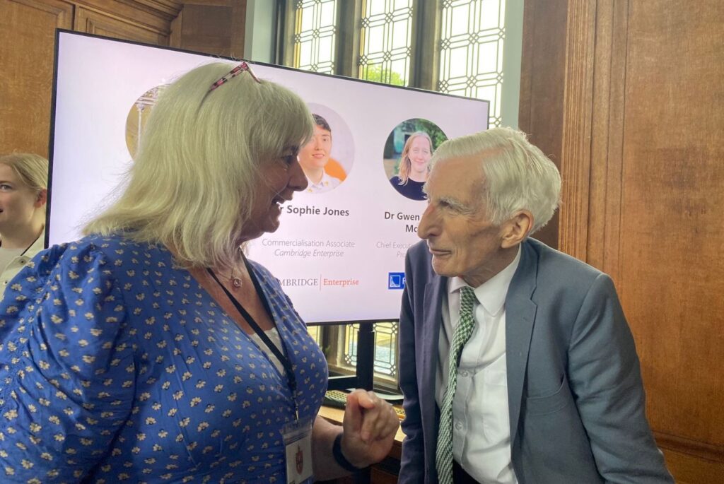 Dr Beccy Dawber talking to Astronomer Royal Sir Martin Rees.